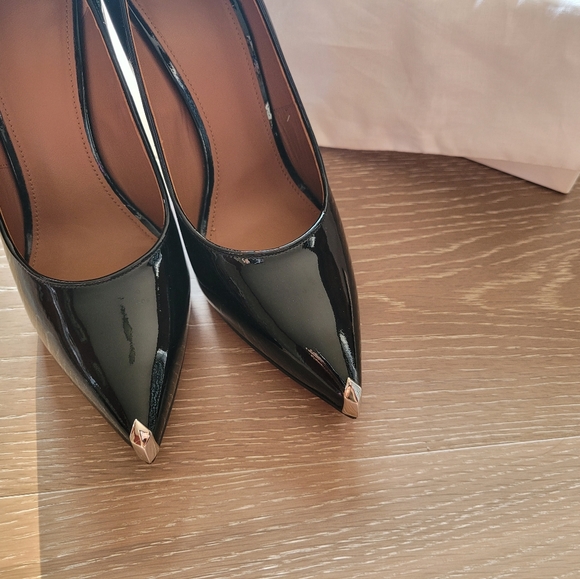 GIVENCHY Pointy metal cap patent black heels - Picture 11 of 15